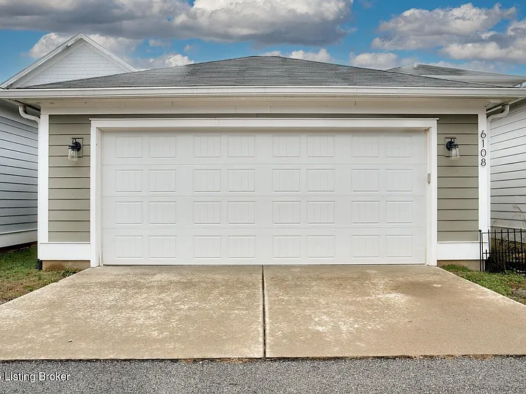 6108 Mistflower Cir — Photo 28