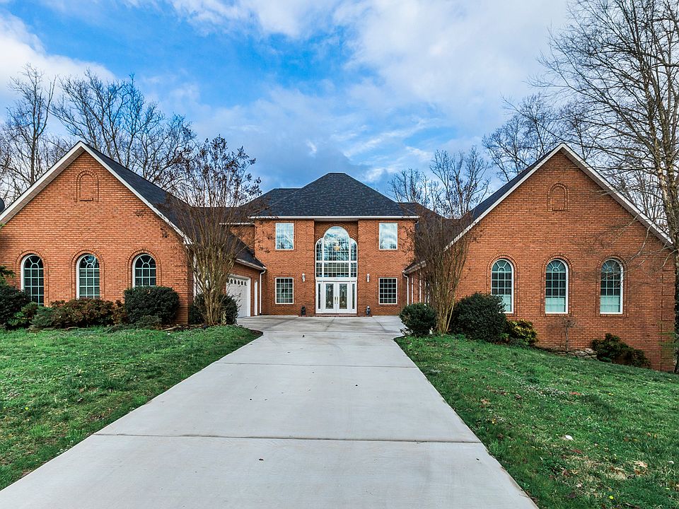1st image of 205 Wedgewood Dr