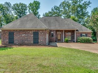 130 Marion Dr, Clinton, MS 39056