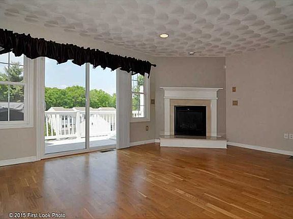 3rd image of 52 Red Brook Ln #52