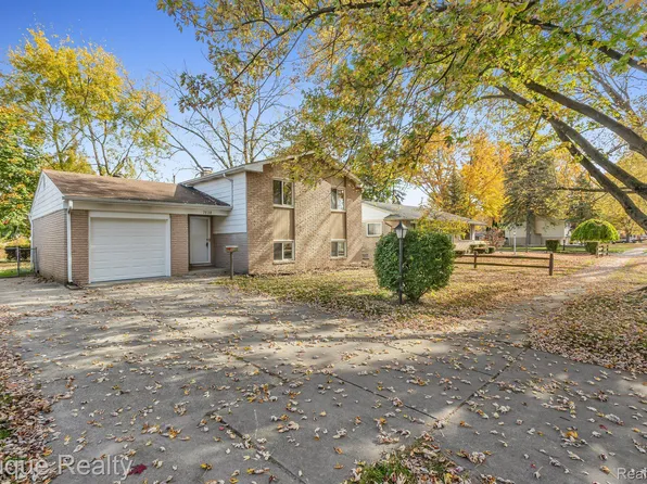 7828 Kaiser St, Canton, MI 48187