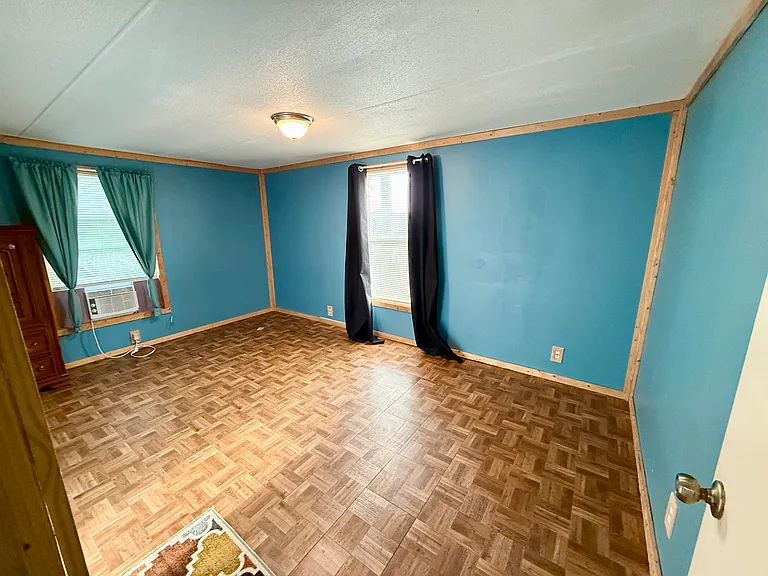 593 Grove Ln — Photo 19