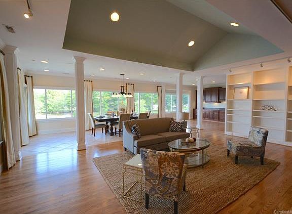 5th image of 901 Lake Club Dr #1