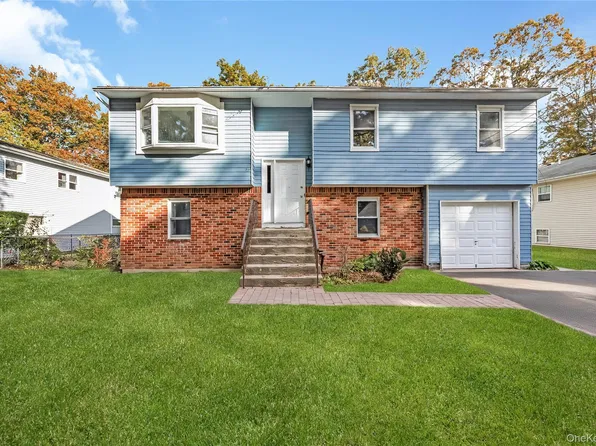 31 Depew Street, Huntington, NY 11743
