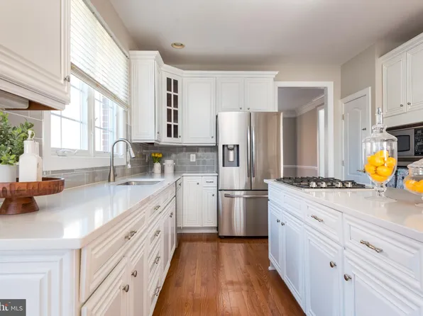 15705 Rothschild Ct, Haymarket, VA 20169