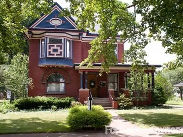 309 S 4th St, Coshocton, OH 43812