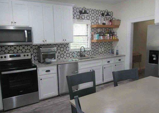 5th image of 1405 James Ave