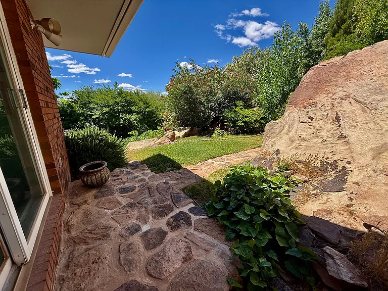 1415 Hopi Cir — Photo 56