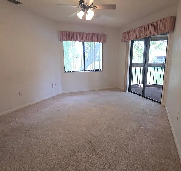 46 Hembury Ln — Photo 24