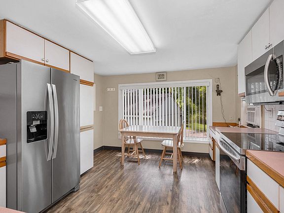 3rd image of 15 Evelyn Avenue