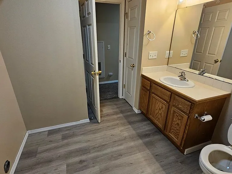 7521 W Tottenham Ln — Photo 11