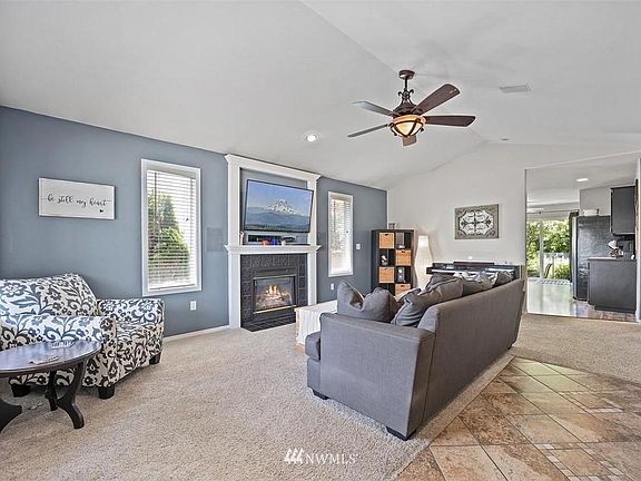 4th image of 10624 230th Avenue Ct E