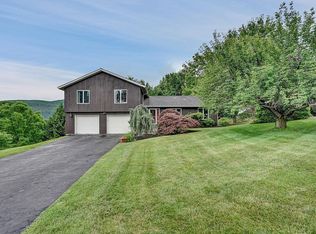 3 White Pine Ln, Fishkill, NY 12524