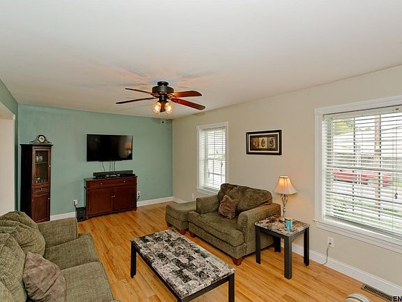 4th image of 11 Myrtle St