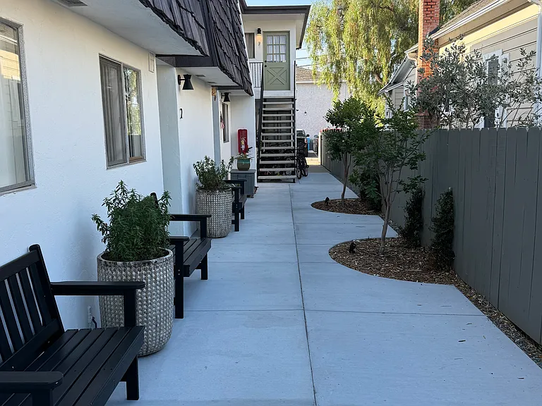 1517 Reed Ave #6 — Photo 2