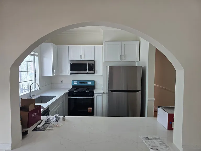 357 N Ogden Dr — Photo 7