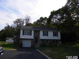 6 Trout Ln, Stewartstown, PA 17363