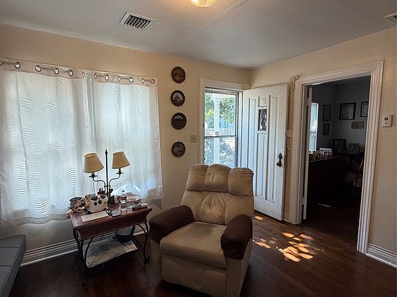 2nd image of 227 B St SW