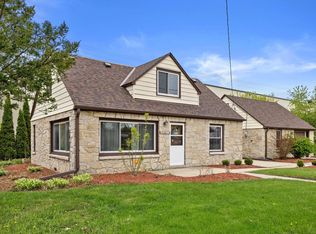 2001 W Bender ROAD, Glendale, WI 53209