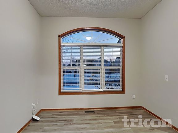 2nd image of 2248 Longhorn Ln