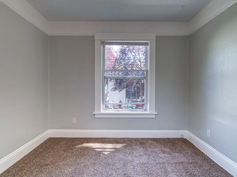 2110 NW Flanders St — Photo 20