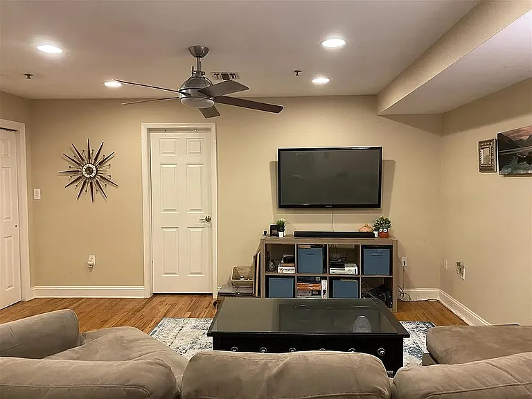 318 Monroe St #1 — Photo 1