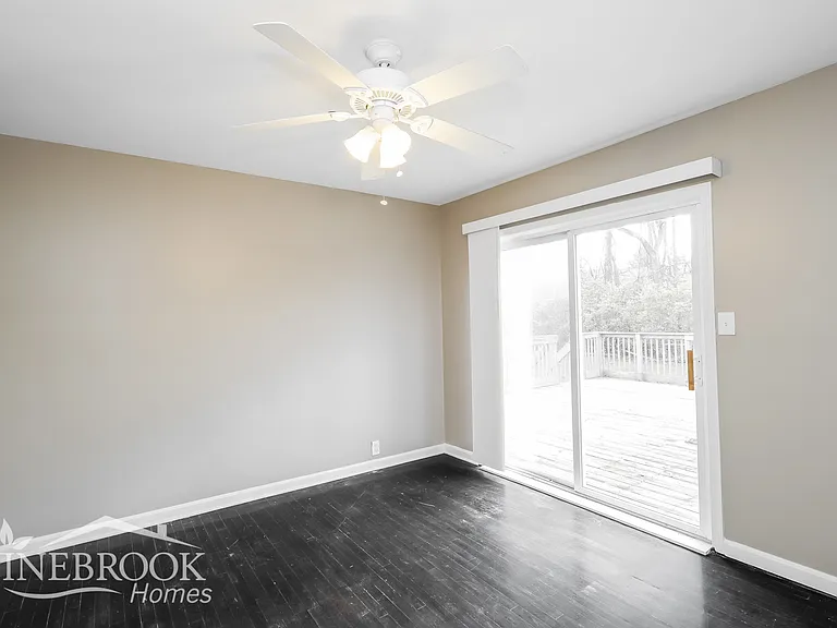 3998 Hamblen Dr — Photo 9