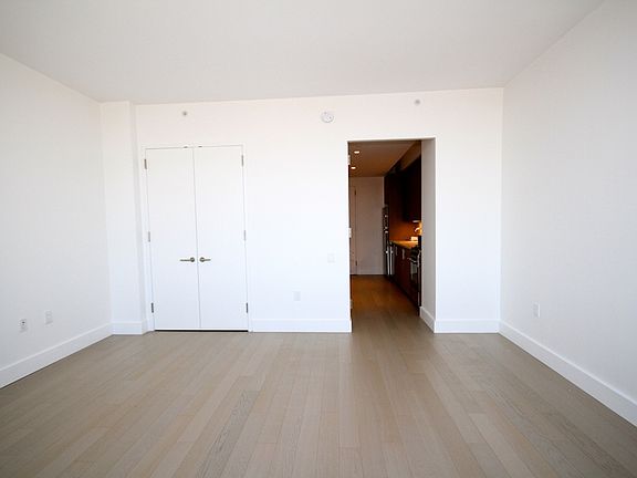 5th image of 86 Fleet Pl APT 22B