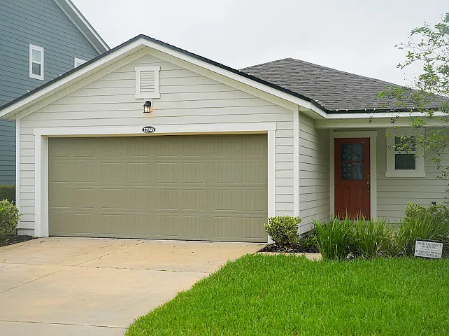 3 bed, 1382 sqft, $3,300 — Photo 2