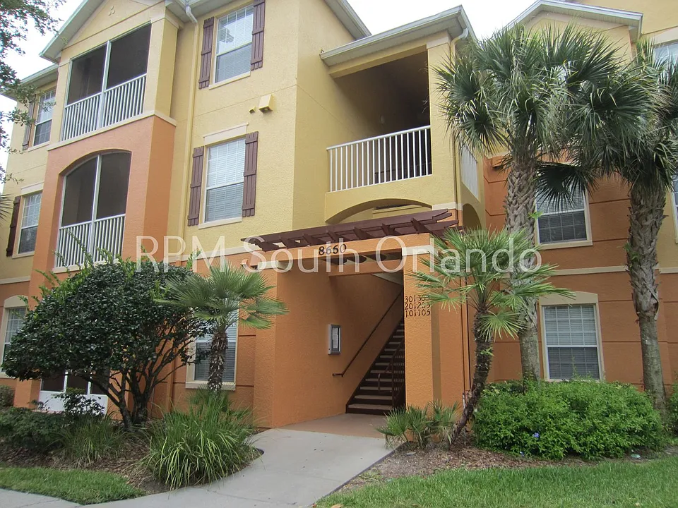 8660 Buccilli Dr #201