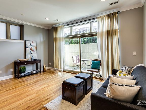 2nd image of 2738 W Belmont Ave APT 1