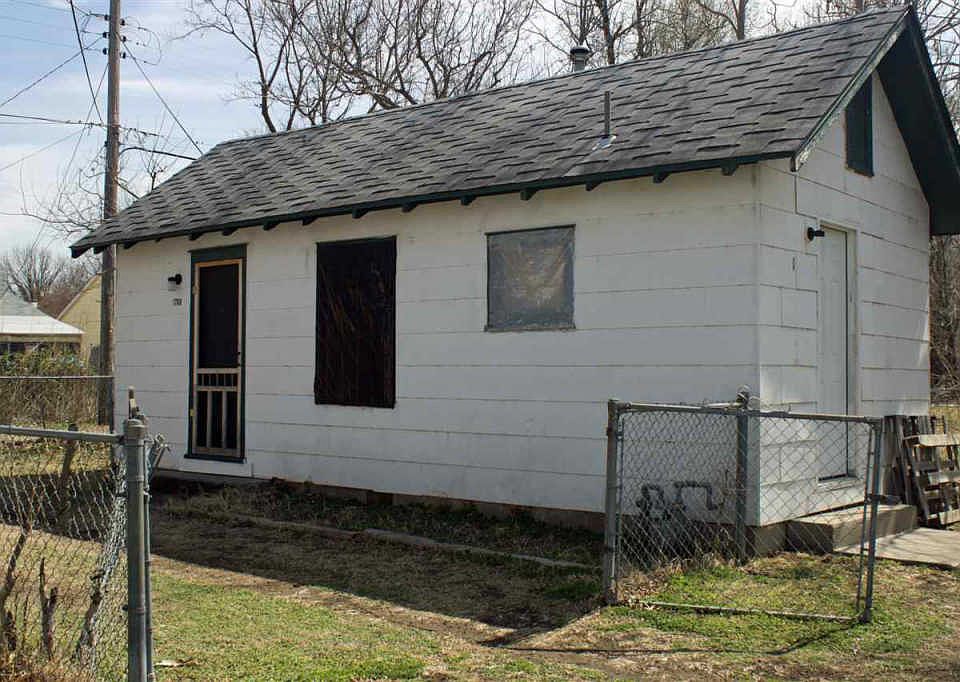2nd image of 1708 S Gold St