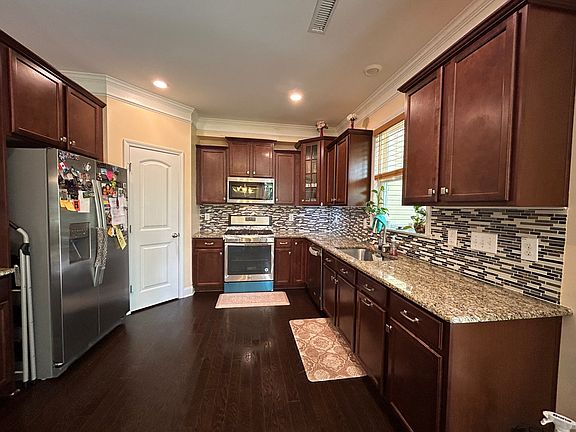 2nd image of 1615 Cary Reserve Dr #1615
