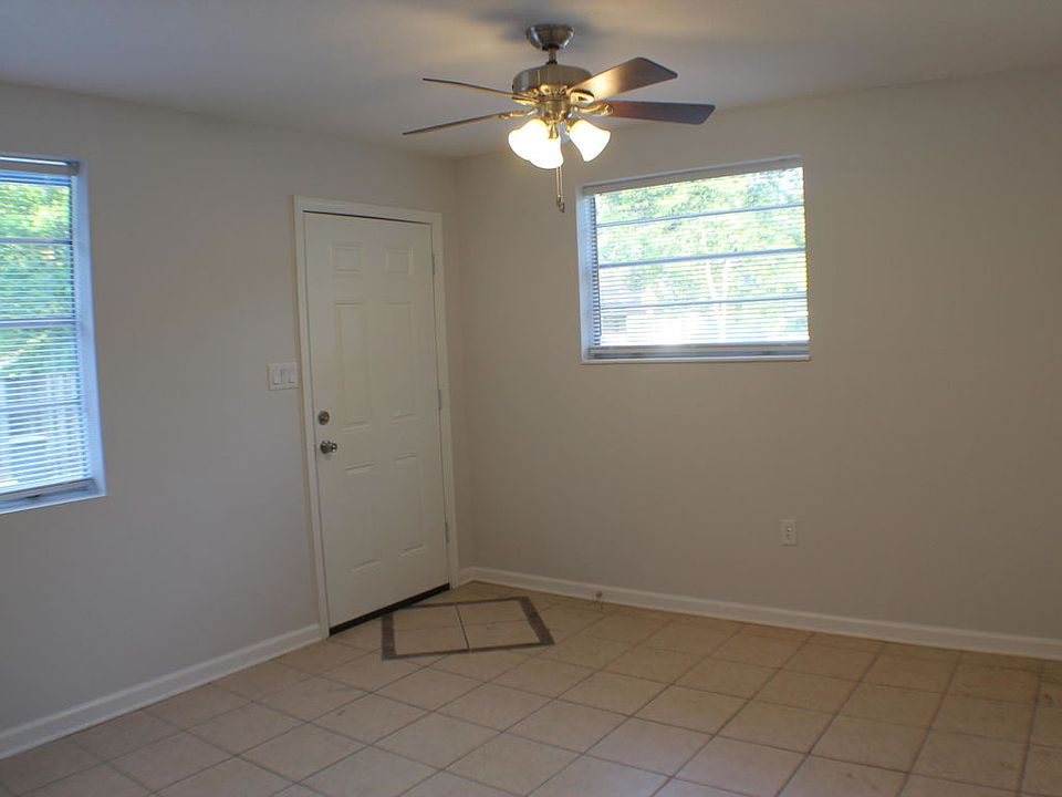 1st image of 1114 Cedar Ave S APT A