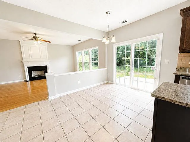 658 Glenbarrett Ct NE — Photo 9