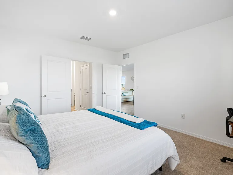 13816 Shellmore Ave — Photo 16