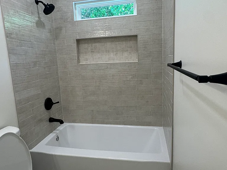 672 Cassanova St SE #B — Photo 10