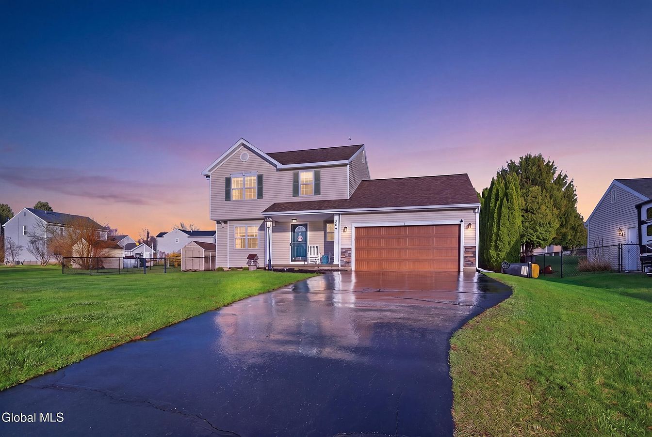 1st image of 208 Springdale Way