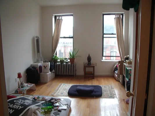 Rented by Kings Court Real Estate | media 38