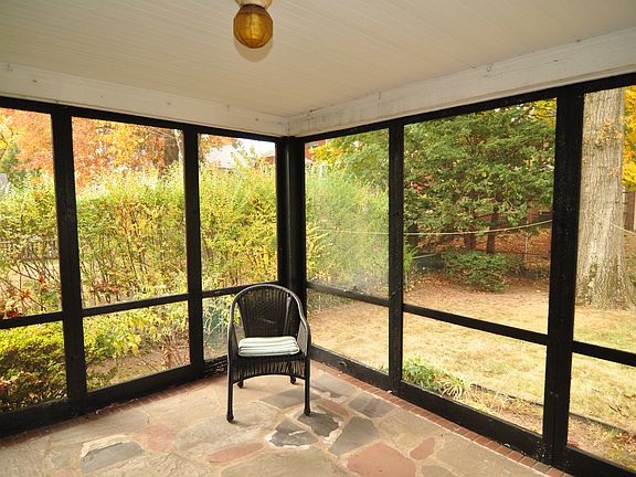 Screened porch off Dining Ro