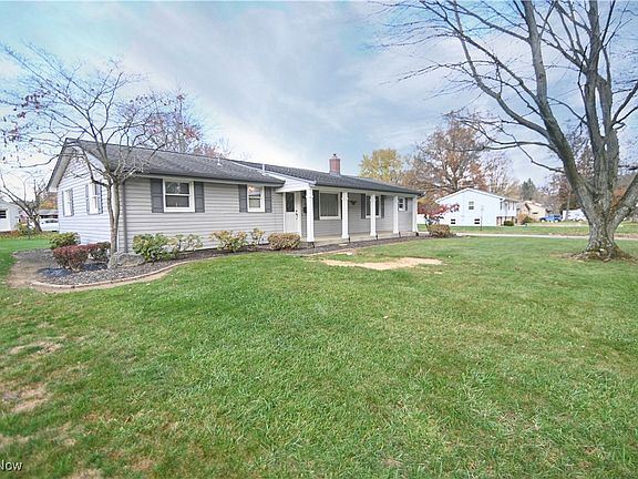 2nd image of 1702 Lancaster Dr