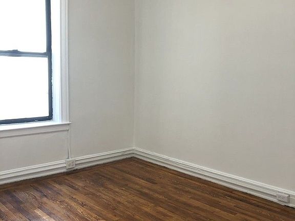 4th image of 30-36 34th St #2B