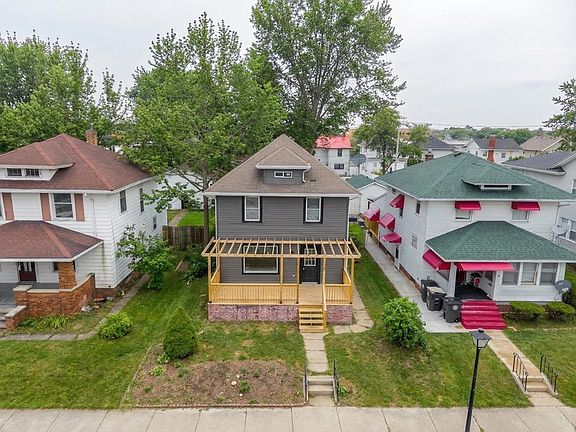 3rd image of 131 E Branning Ave