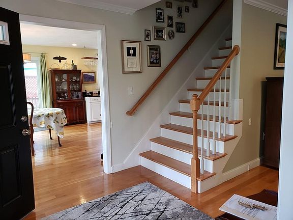 4th image of 143 Lincoln St #1
