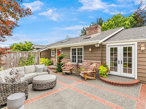 3rd image of 954 88th Ave NE