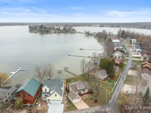 10780 Shady Lane Dr, Middleville, MI 49333