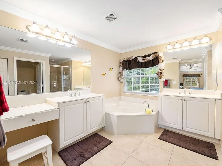 7841 Jewelwood Dr — Photo 18