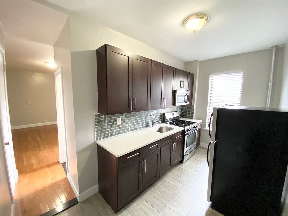 1st image of 188 Parkside Ave APT C5e
