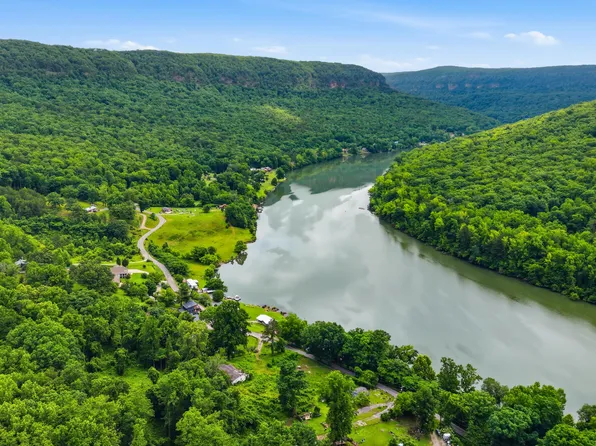 20045 River Canyon Rd, Chattanooga, TN 37405