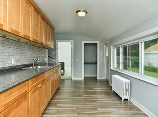 94 Bicknell St, Quincy, MA 02169